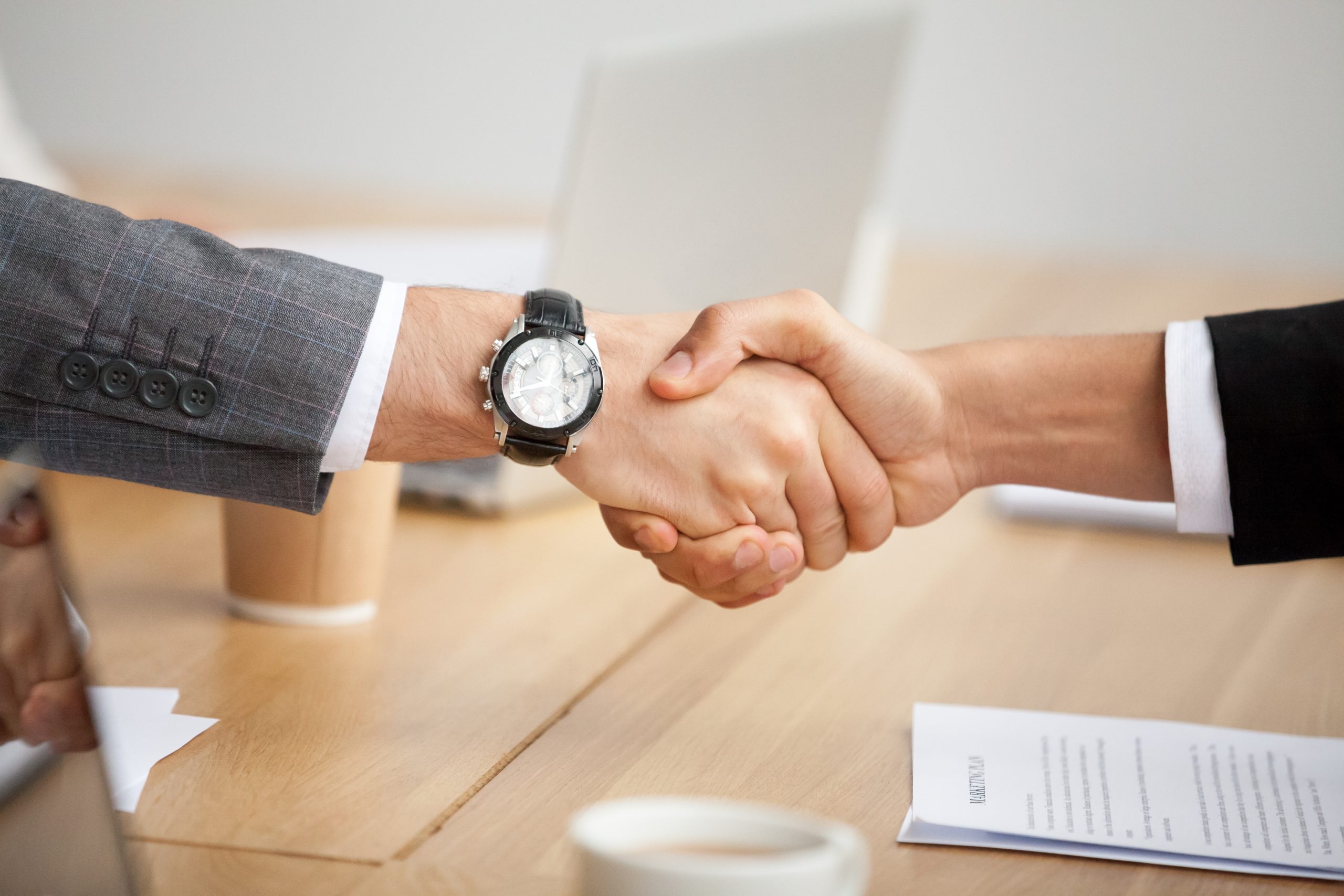 Close a Business Deal in English with These 5 Proven Methods